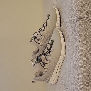 Under Armour HOVR SLK Evo